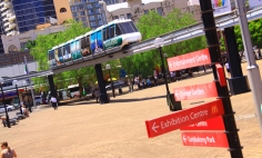 sydney-monorail-passing-sydney-entertainment-centre